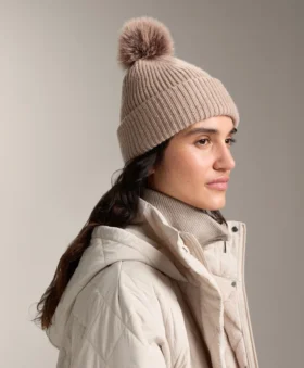 Pălărie din tricot cu pompon, din amestec de lână Pălărie din tricot cu pompon, din amestec de lână