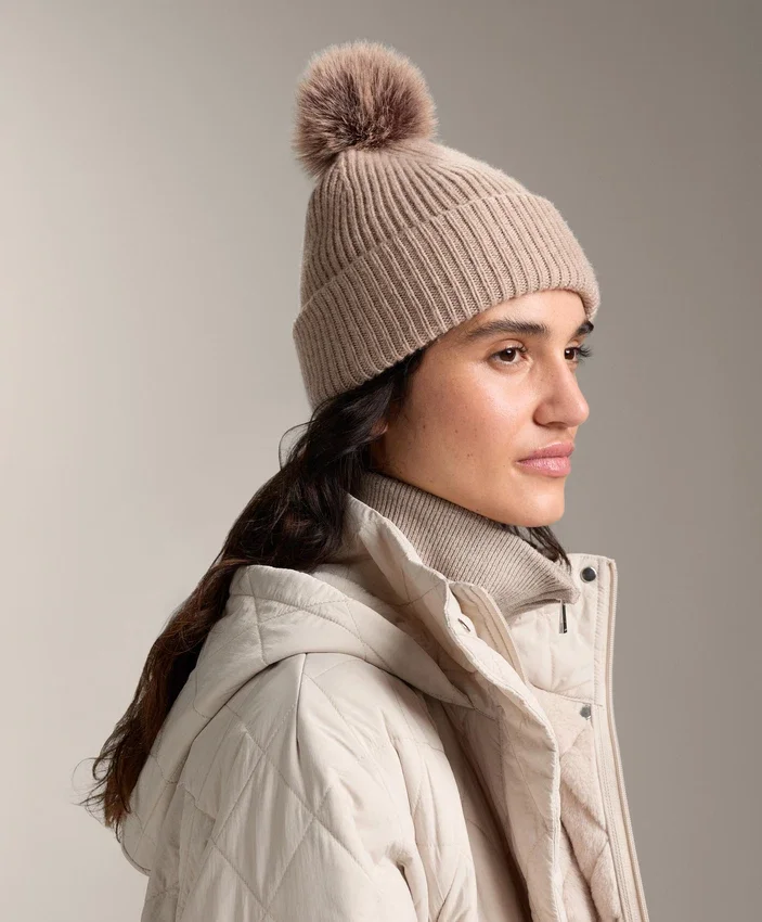Pălărie din tricot cu pompon, din amestec de lână Pălărie din tricot cu pompon, din amestec de lână