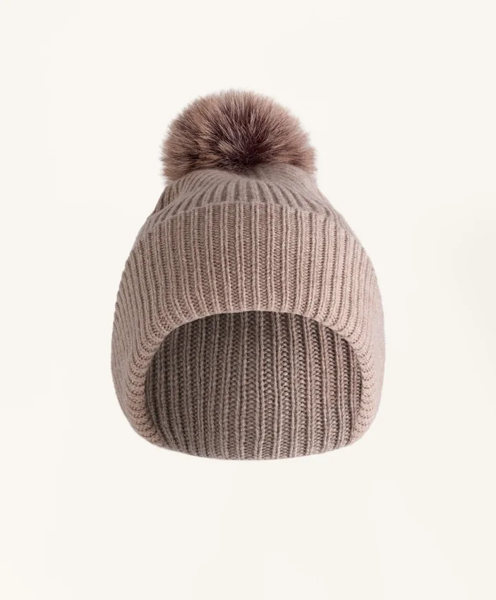 Pălărie din tricot cu pompon, din amestec de lână Pălărie din tricot cu pompon, din amestec de lână