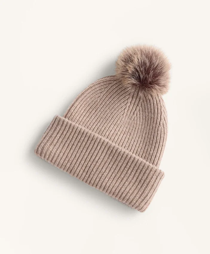 Pălărie din tricot cu pompon, din amestec de lână Pălărie din tricot cu pompon, din amestec de lână