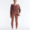 Pulover din tricot cu decupaj Pulover din tricot cu decupaj