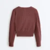 Pulover din tricot cu decupaj Pulover din tricot cu decupaj
