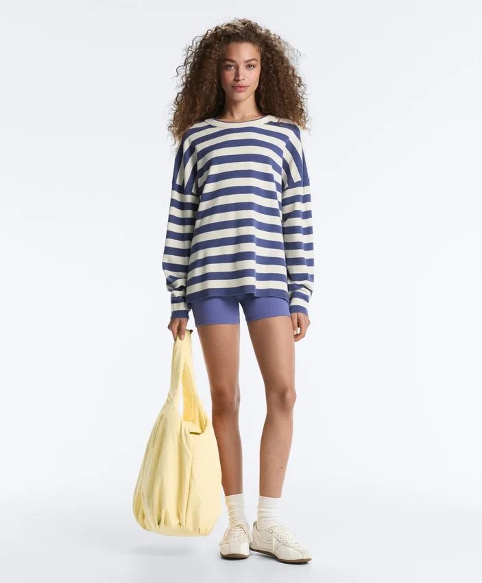 Pulover din tricot cu dungi Pulover din tricot cu dungi