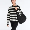 Pulover din tricot cu dungi Pulover din tricot cu dungi