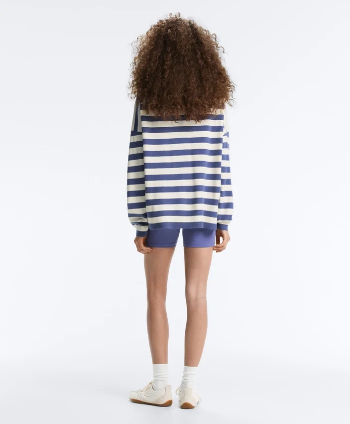 Pulover din tricot cu dungi Pulover din tricot cu dungi