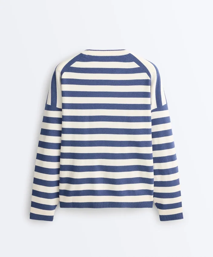 Pulover din tricot cu dungi Pulover din tricot cu dungi