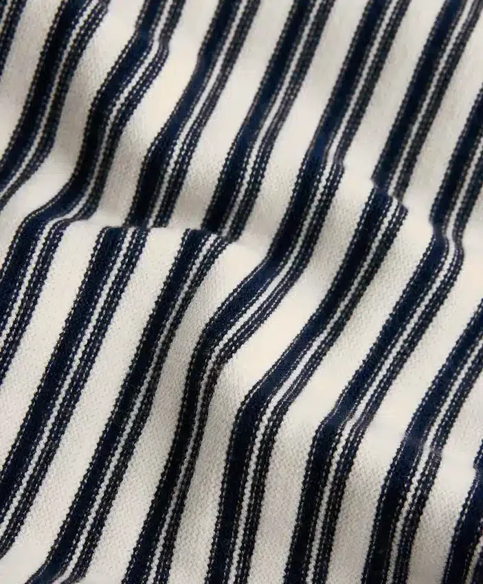 Pulover din tricot cu dungi diagonale Pulover din tricot cu dungi diagonale