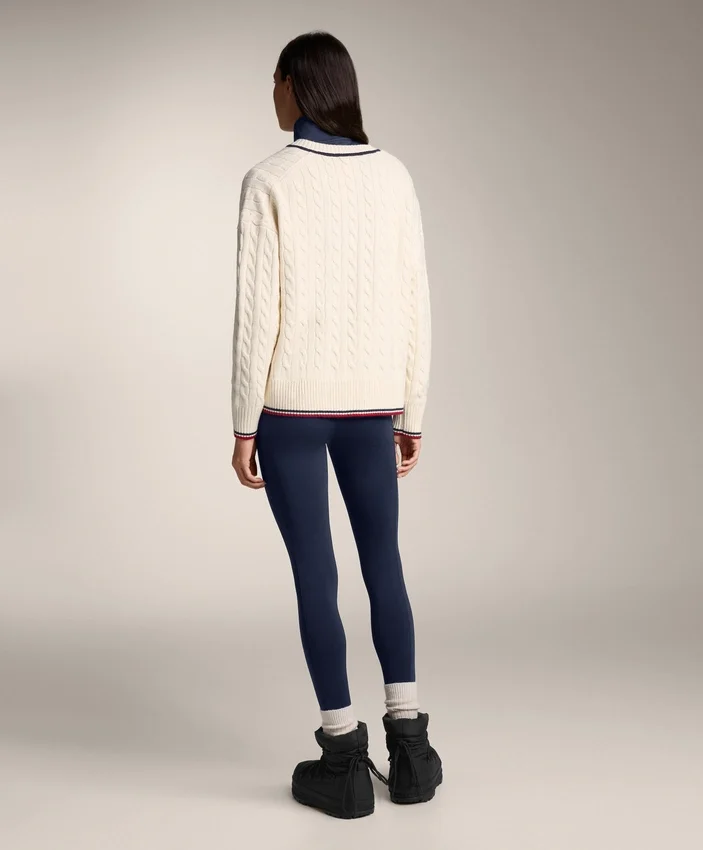 Pulover din tricot cu guler în V și mini-cabluri Pulover din tricot cu guler în V și mini-cabluri