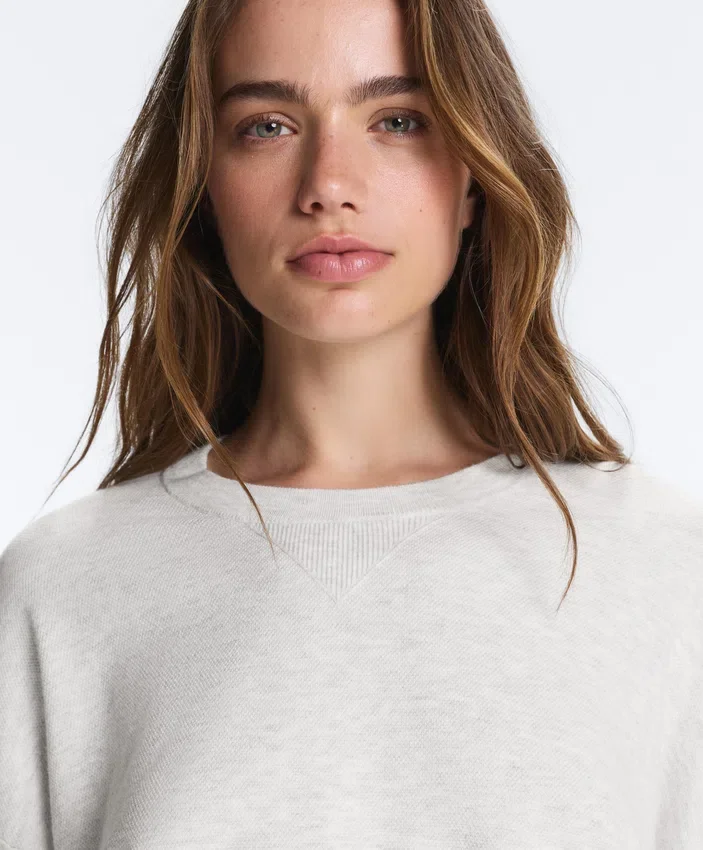 Pulover din tricot cu guler rotund Pulover din tricot cu guler rotund