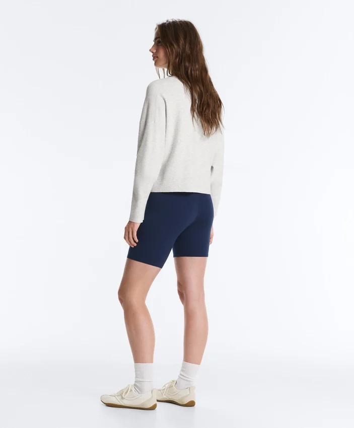 Pulover din tricot cu guler rotund Pulover din tricot cu guler rotund
