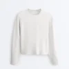 Pulover din tricot cu guler rotund Pulover din tricot cu guler rotund