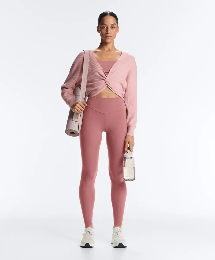 Pulover din tricot răsucit Pulover din tricot răsucit