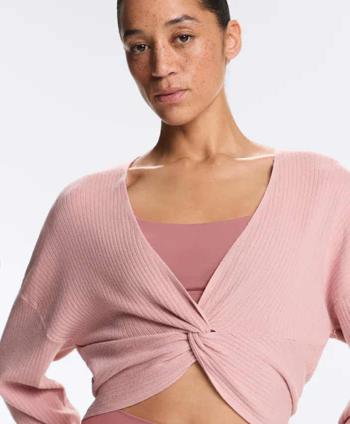 Pulover din tricot răsucit Pulover din tricot răsucit