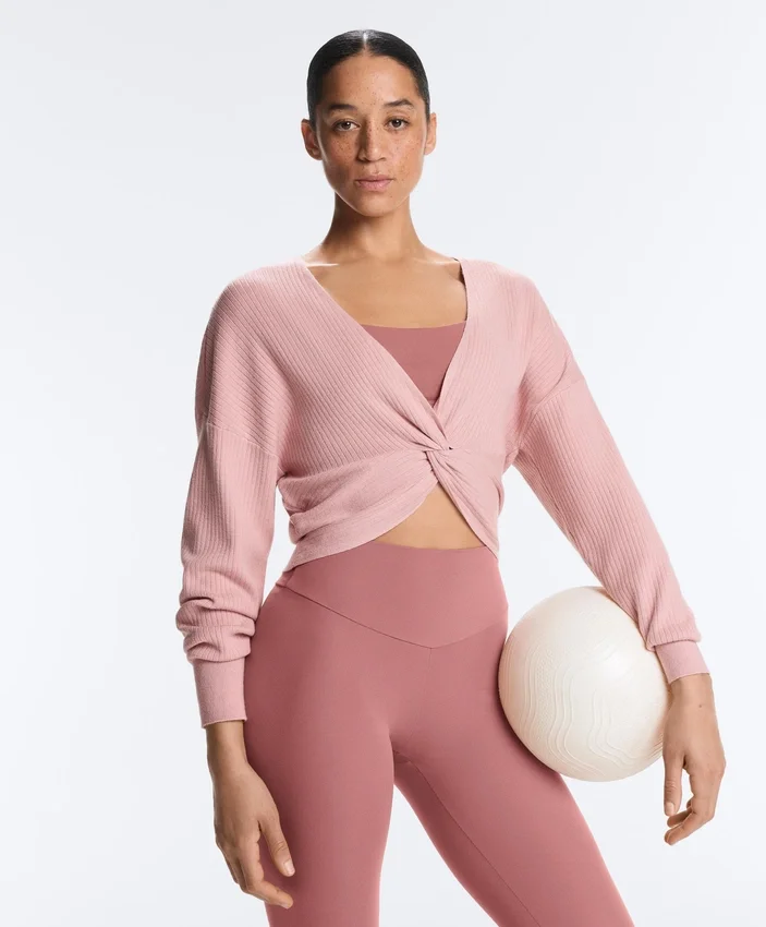 Pulover din tricot răsucit Pulover din tricot răsucit