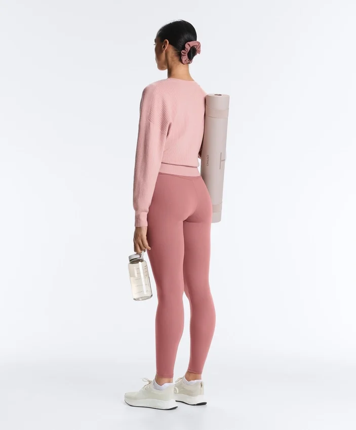 Pulover din tricot răsucit Pulover din tricot răsucit