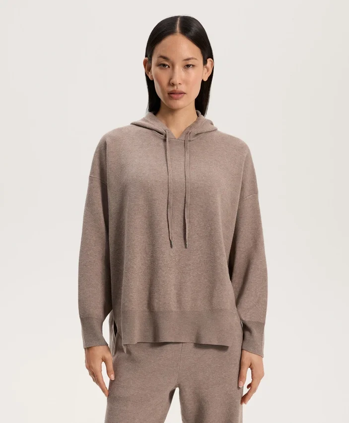 Pulover lung din tricot cu glugă Pulover lung din tricot cu glugă