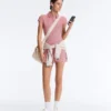 Salopeta de pantaloni scurți Comfortlux cu dungi Salopeta de pantaloni scurți Comfortlux cu dungi