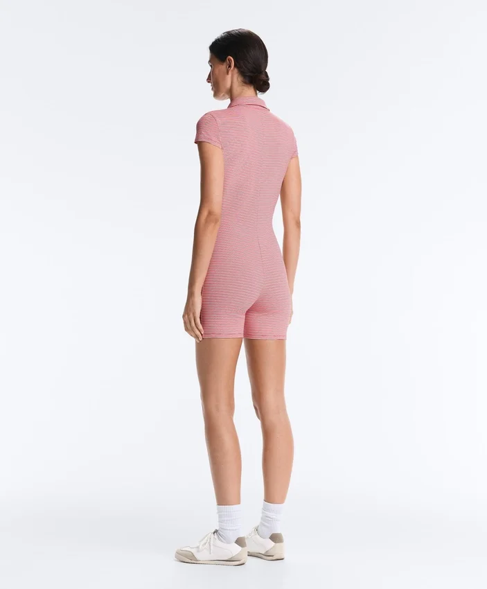 Salopeta de pantaloni scurți Comfortlux cu dungi Salopeta de pantaloni scurți Comfortlux cu dungi