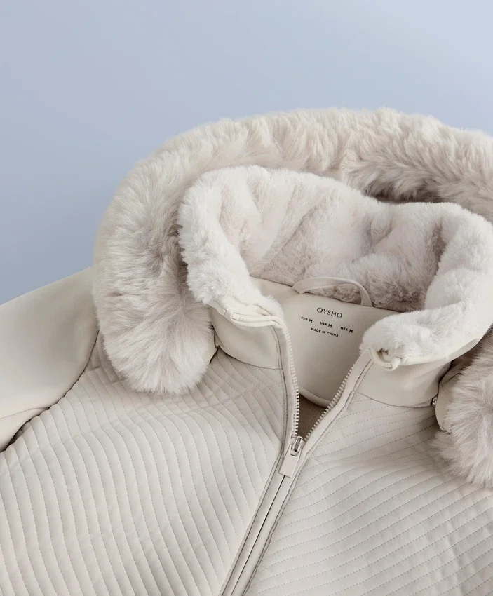 Geci de schi Primaloft® super-ajustate, rezistente la apă, cu blocuri de culoare Geci de schi Primaloft® super-ajustate, rezistente la apă, cu blocuri de culoare