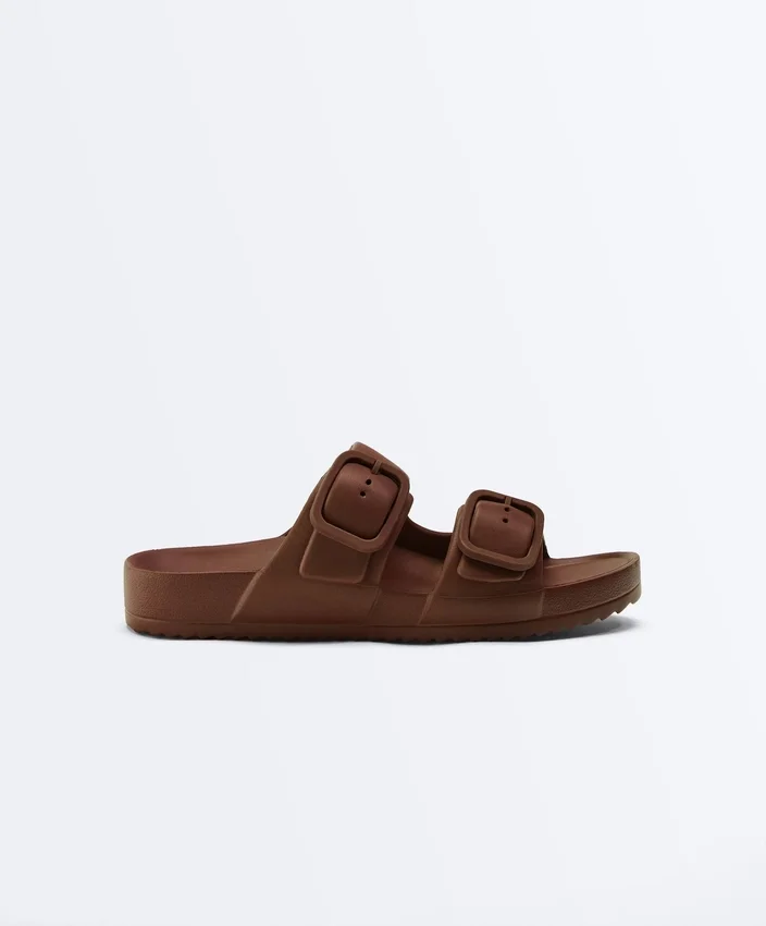 Sandale de plajă cu cataramă Sandale de plajă cu cataramă