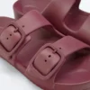 Sandale de plajă cu cataramă Sandale de plajă cu cataramă