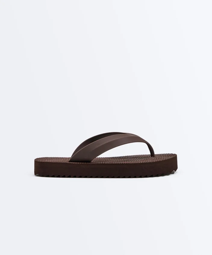 Sandale de plajă cu platformă texturată Sandale de plajă cu platformă texturată