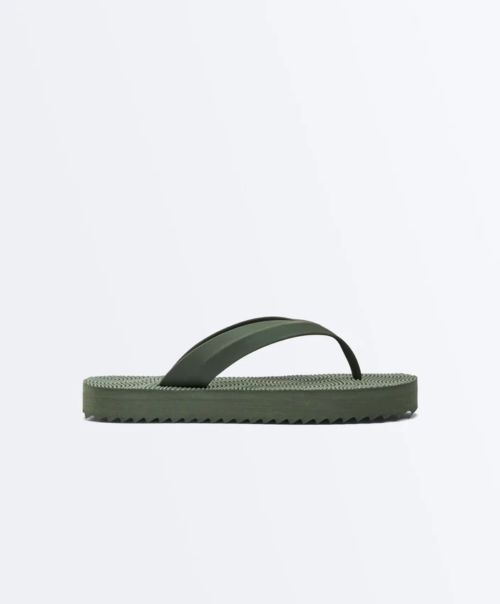 Sandale de plajă cu platformă texturată Sandale de plajă cu platformă texturată