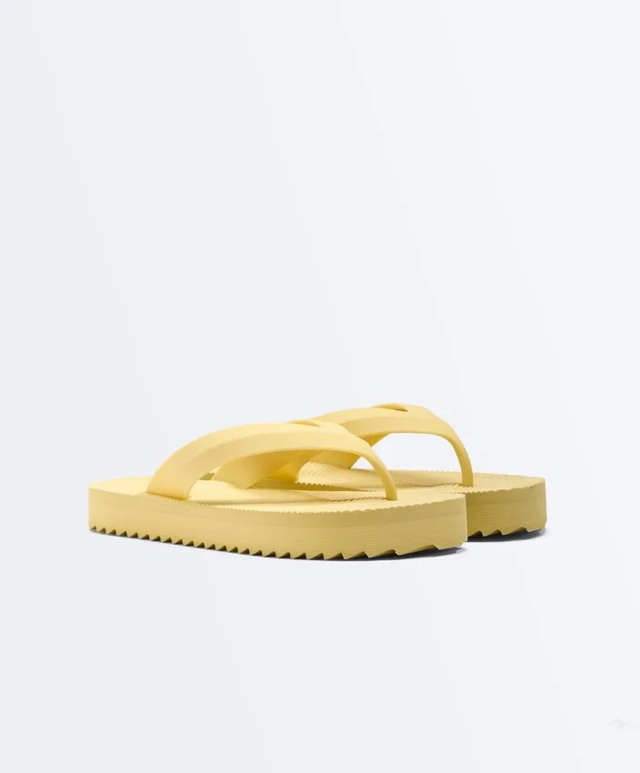 Sandale de plajă cu platformă texturată Sandale de plajă cu platformă texturată