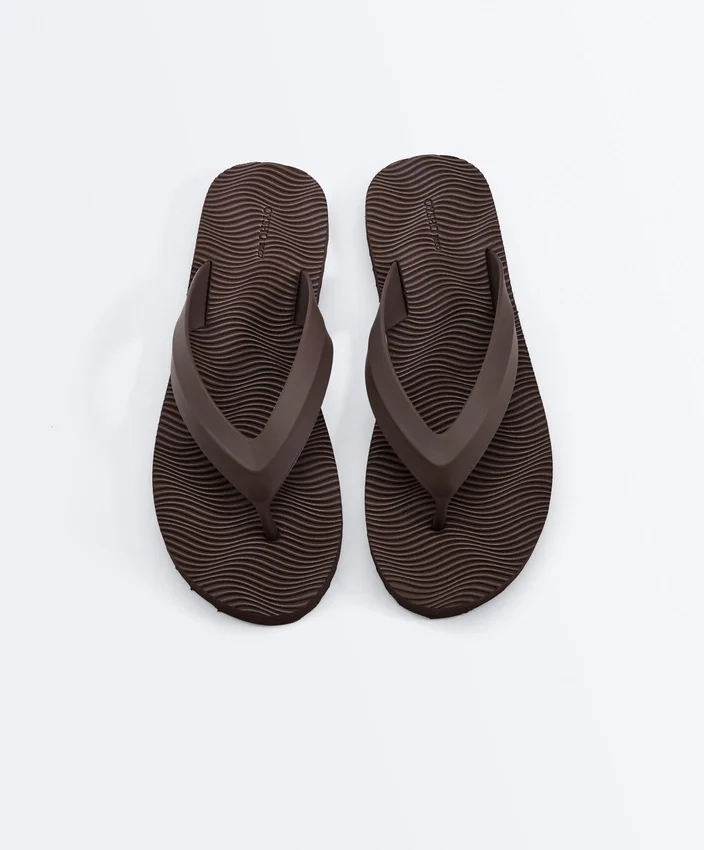 Sandale de plajă cu platformă texturată Sandale de plajă cu platformă texturată