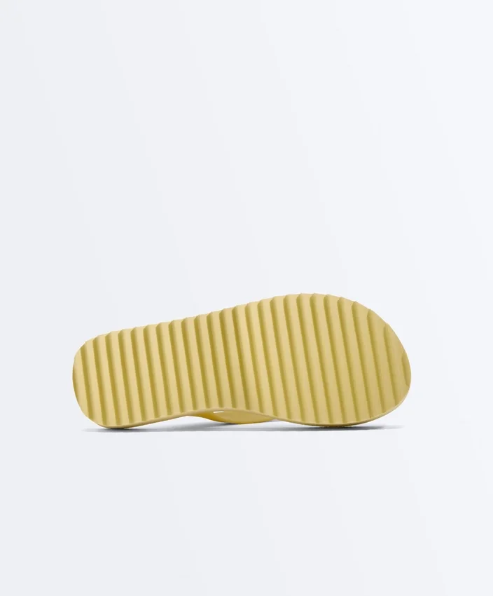 Sandale de plajă cu platformă texturată Sandale de plajă cu platformă texturată