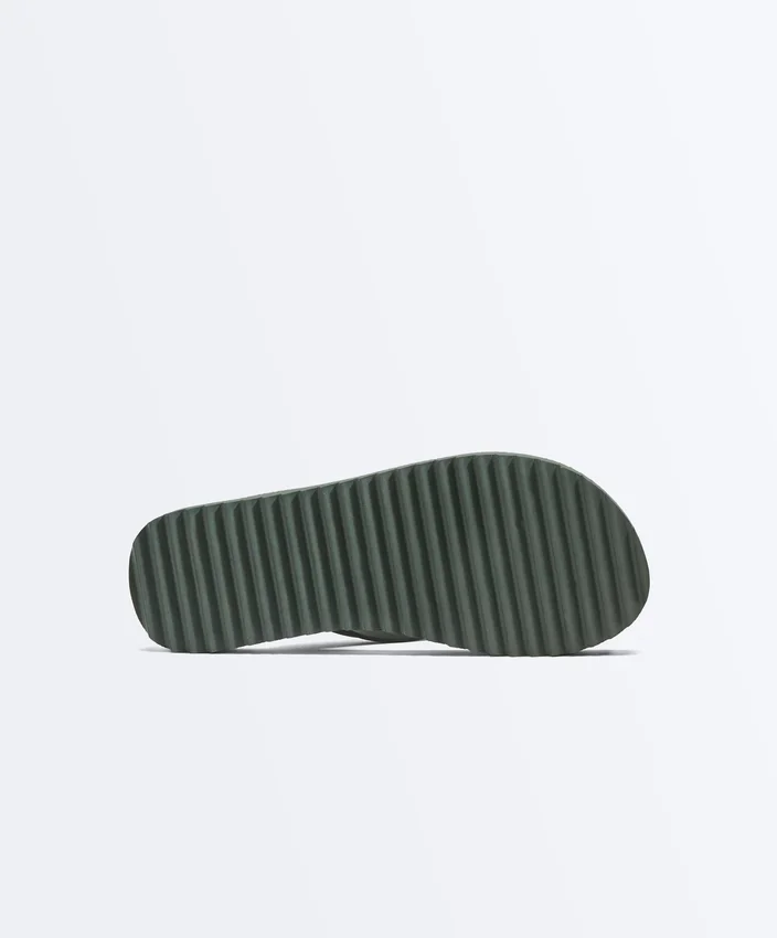 Sandale de plajă cu platformă texturată Sandale de plajă cu platformă texturată