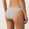 Slip de chiloți de bikini cu decupaj în U, acoperire medie, din țesătură jacquard cu buline Slip de chiloți de bikini cu decupaj în U, acoperire medie, din țesătură jacquard cu buline