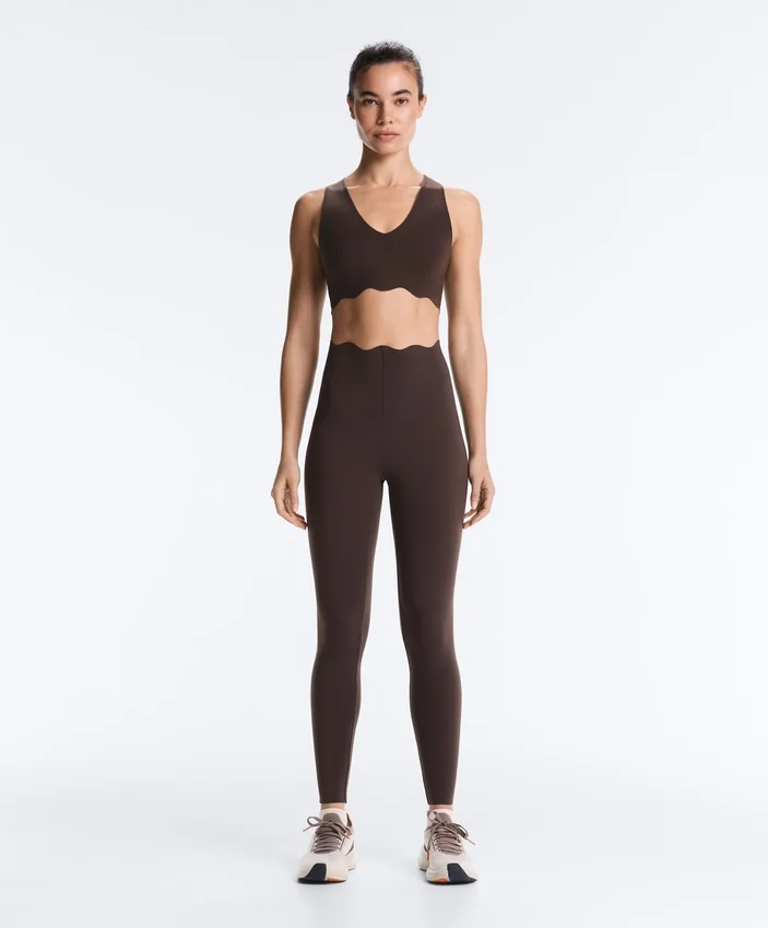 Sutien sport Compressive cu susținere medie și detalii ondulate Sutien sport Compressive cu susținere medie și detalii ondulate