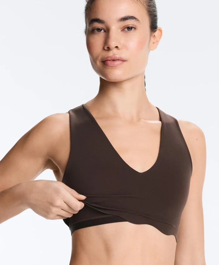 Sutien sport Compressive cu susținere medie și detalii ondulate Sutien sport Compressive cu susținere medie și detalii ondulate