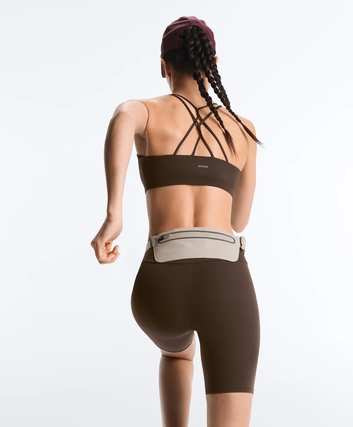 Sutiene sport Comfortlux cu susținere ușoară și bretele încrucișate Sutiene sport Comfortlux cu susținere ușoară și bretele încrucișate