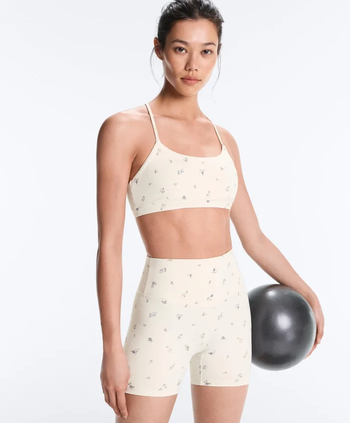 Sutiene sport Evermove cu susținere ușoară și imprimeu floral Sutiene sport Evermove cu susținere ușoară și imprimeu floral