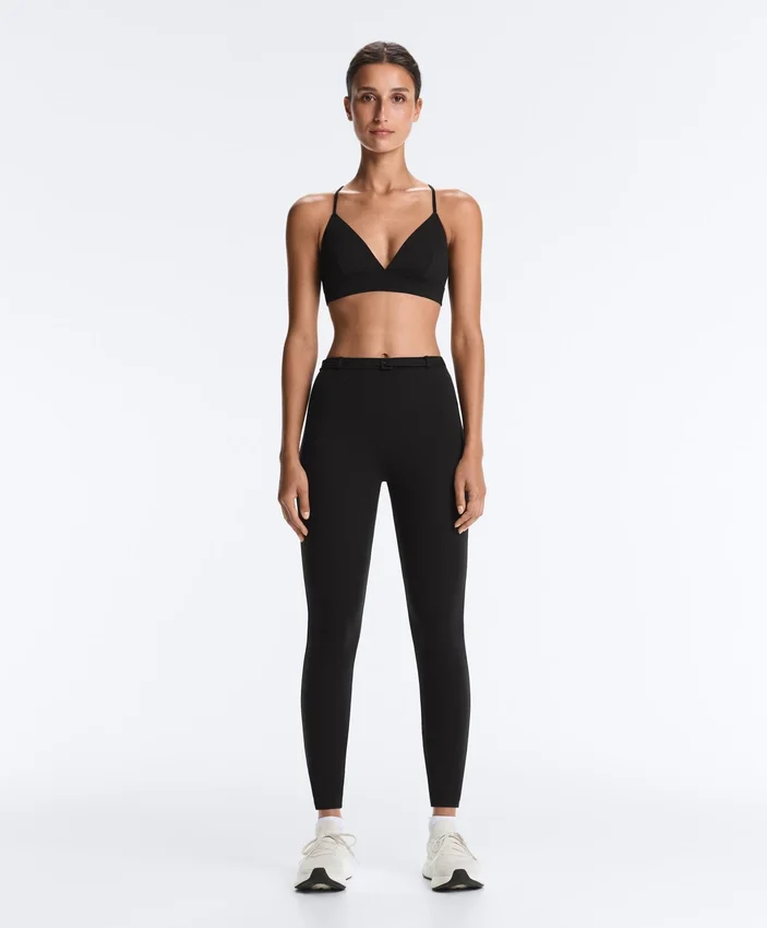 Sutiene sport triunghiular Comfortlux cu susținere ușoară Sutiene sport triunghiular Comfortlux cu susținere ușoară