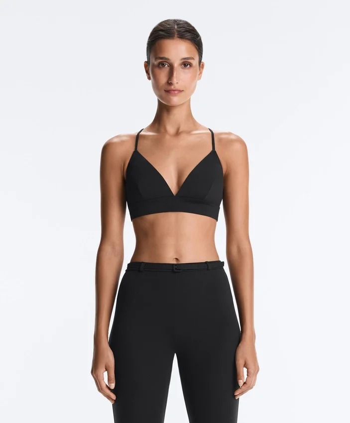 Sutiene sport triunghiular Comfortlux cu susținere ușoară Sutiene sport triunghiular Comfortlux cu susținere ușoară