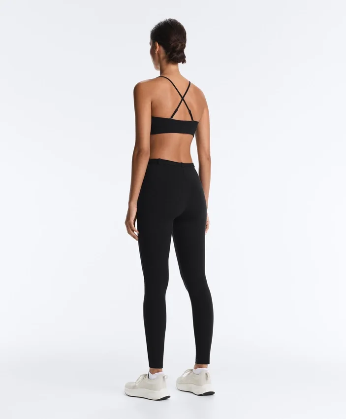 Sutiene sport triunghiular Comfortlux cu susținere ușoară Sutiene sport triunghiular Comfortlux cu susținere ușoară
