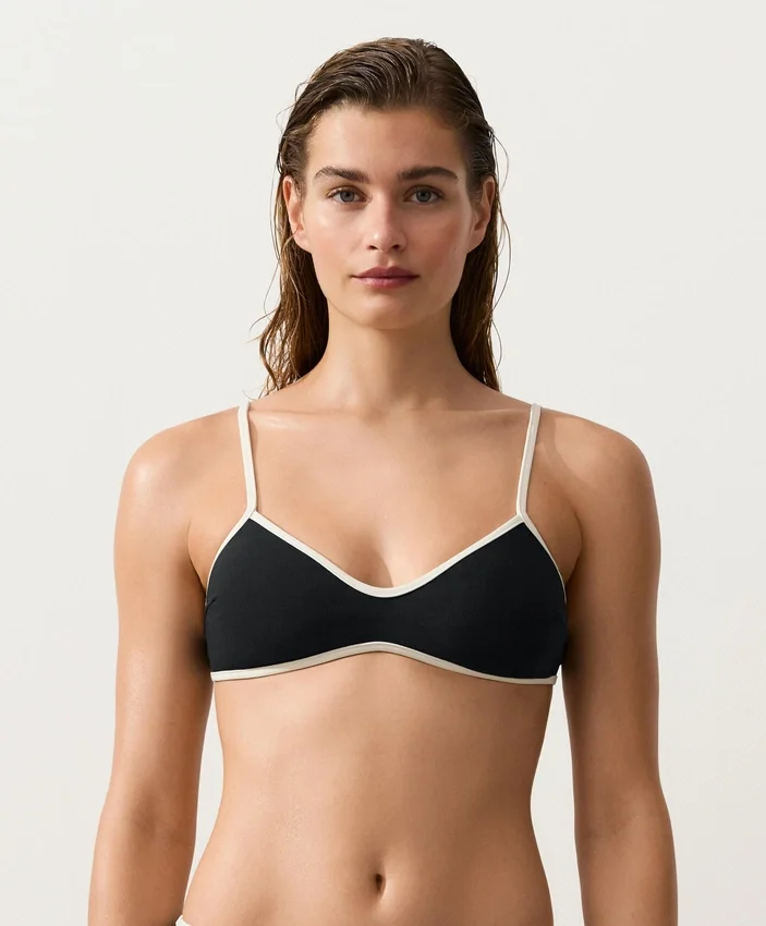 Top de bikini cu bordură contrastantă Top de bikini cu bordură contrastantă