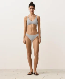 Top de bikini cu guler halter și imprimeu jacquard cu buline Top de bikini cu guler halter și imprimeu jacquard cu buline