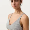 Top de bikini cu guler halter și imprimeu jacquard cu buline Top de bikini cu guler halter și imprimeu jacquard cu buline