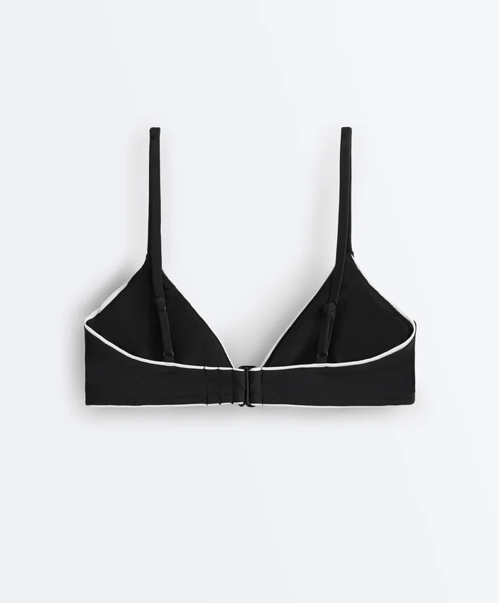 Top de bikini triunghiular cu bordură și legături Top de bikini triunghiular cu bordură și legături