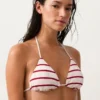 Top de bikini triunghiular cu dungi croșetate Top de bikini triunghiular cu dungi croșetate
