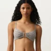 Topuri de bikini triunghiulare cu dungi Topuri de bikini triunghiulare cu dungi