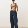 Topuri de bikini triunghiulare cu dungi texturate Topuri de bikini triunghiulare cu dungi texturate