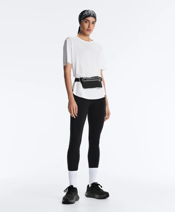 Tricou cu mâneci scurte din amestec de modal, cu tiv rotunjit în spate Tricou cu mâneci scurte din amestec de modal, cu tiv rotunjit în spate
