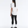 Tricou cu mâneci scurte din amestec de modal, cu tiv rotunjit în spate Tricou cu mâneci scurte din amestec de modal, cu tiv rotunjit în spate