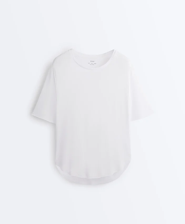 Tricou cu mâneci scurte din amestec de modal, cu tiv rotunjit în spate Tricou cu mâneci scurte din amestec de modal, cu tiv rotunjit în spate
