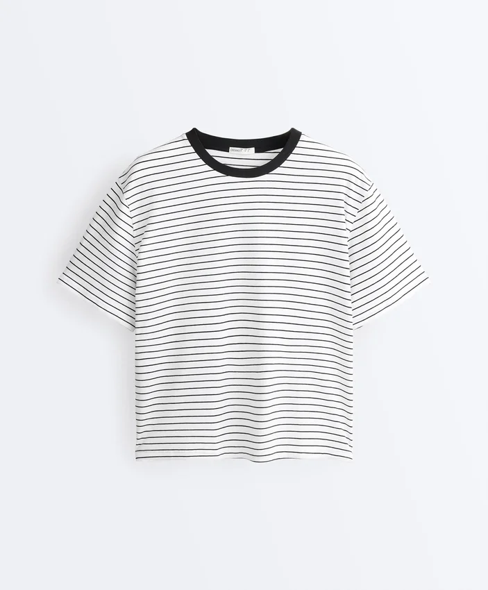Tricou drept, cu mâneci scurte, din amestec de bumbac, cu dungi Tricou drept, cu mâneci scurte, din amestec de bumbac, cu dungi